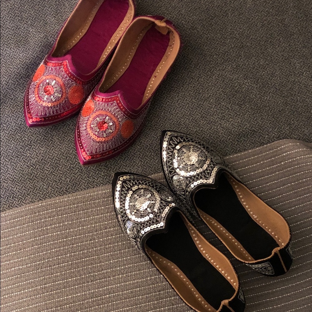Embellished Pointed-Toe Women’s Flats - Pink & Black